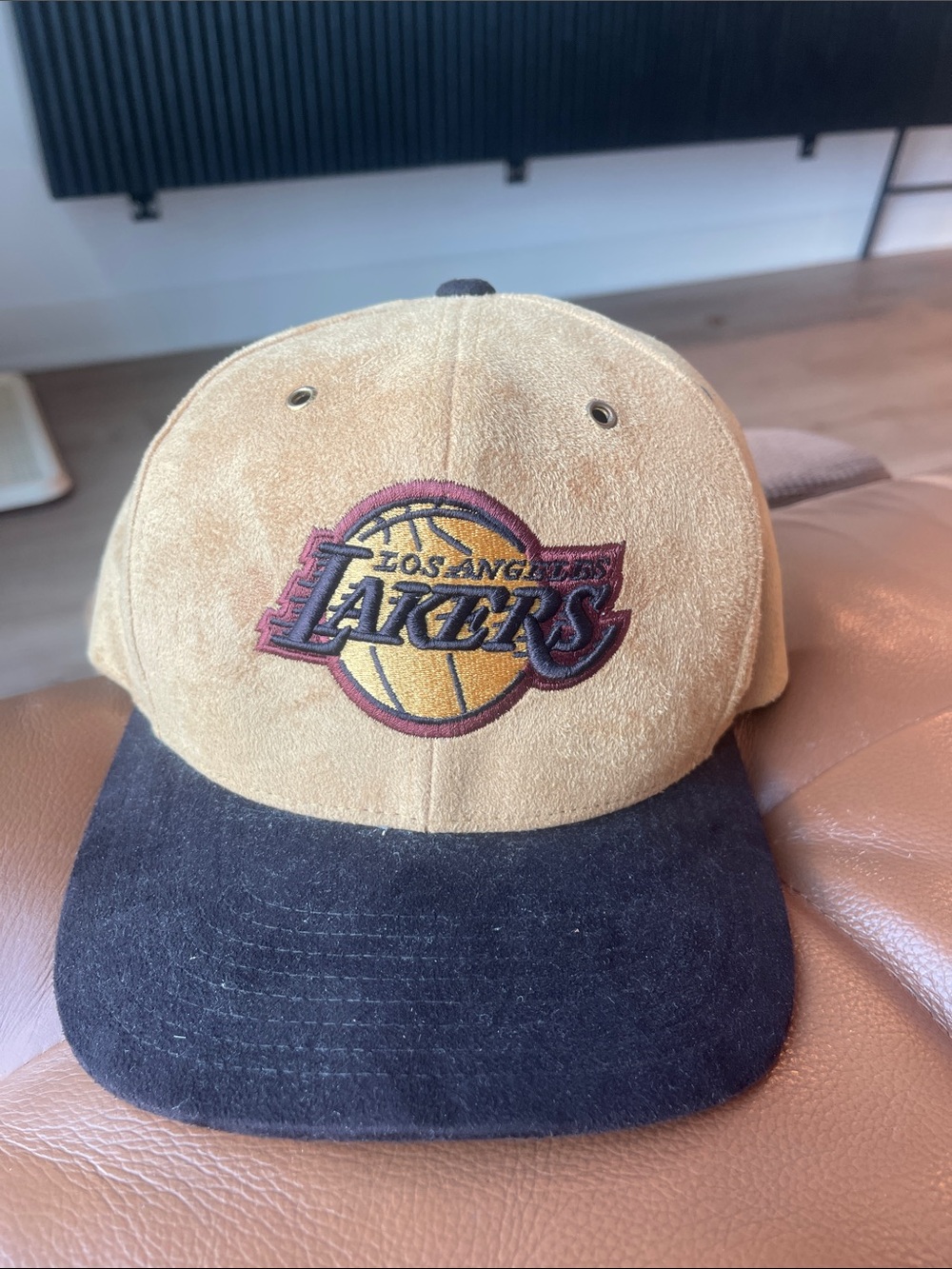 Lakers hat - Picture 2 of 5